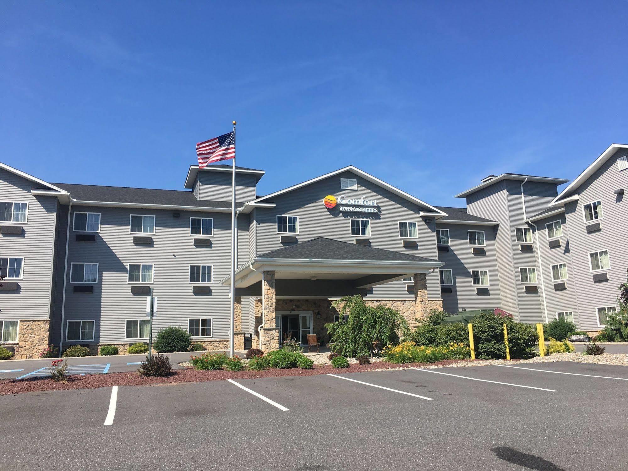 Comfort Inn & Suites Barnesville - Frackville Exterior foto